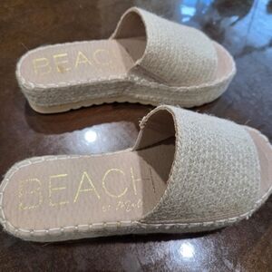 BEACH by MUKLUX Natural Woven Slide Sandals No Box